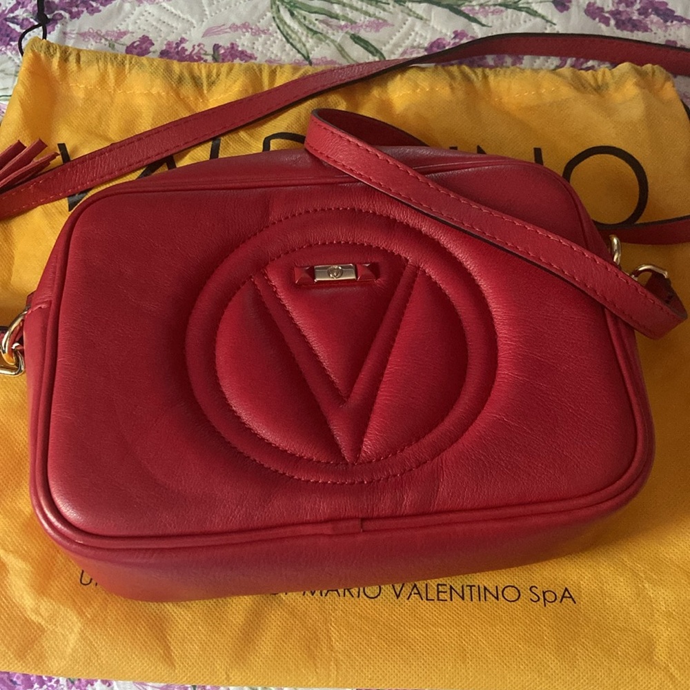 Mia Signature Leather Crossbody Bag Valentino by Mario Valentino. - Picture 2 of 8
